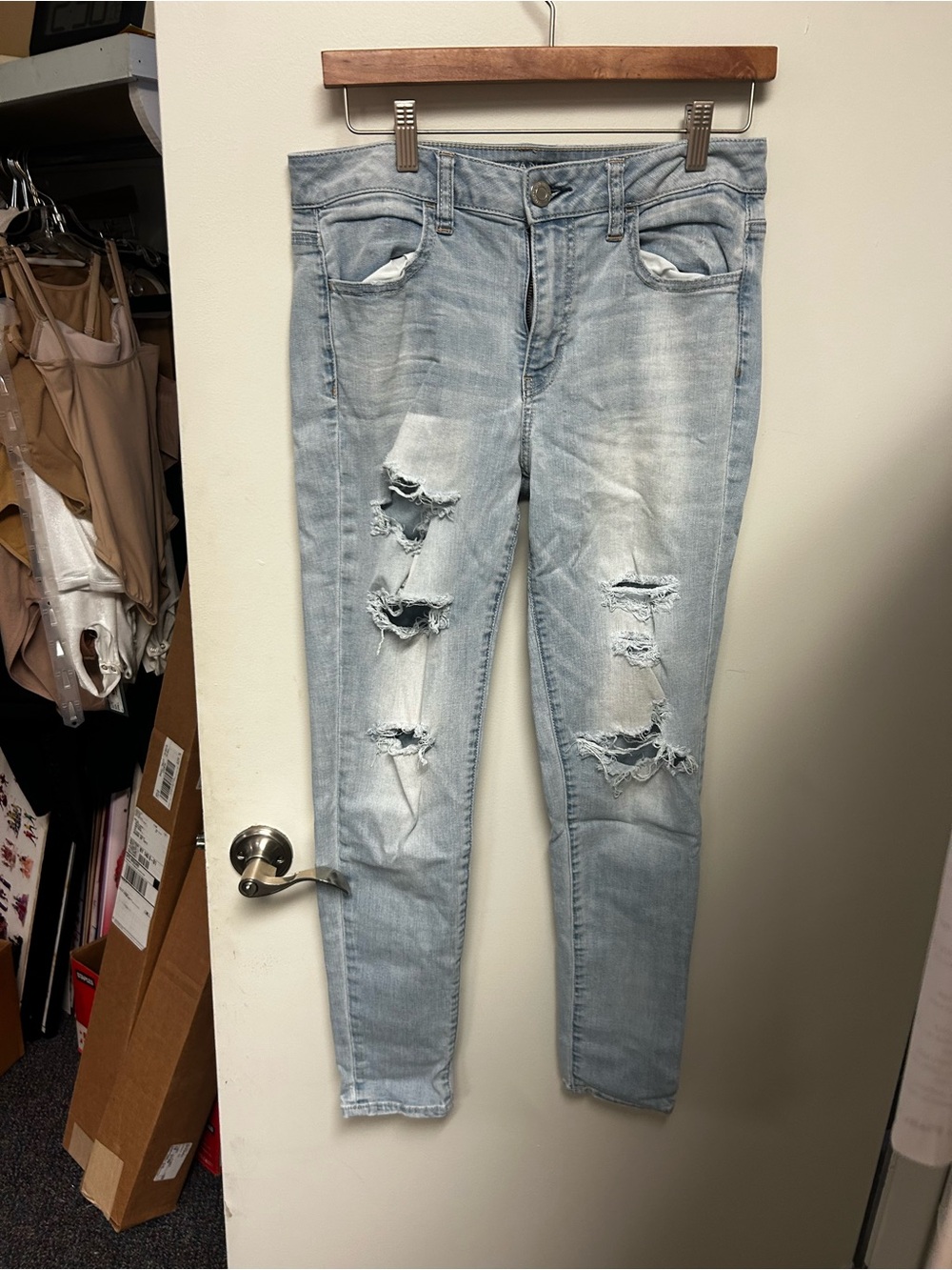 American Eagle Outfitters Light Blue Distressed Skinny Jeans